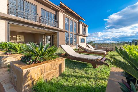 Tulia Views 4 Bedroom Villa, Champagne Ridge