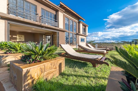 Tulia Views 4 Bedroom Villa, Champagne Ridge