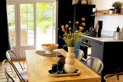 Successful Airbnb property: Sublime BLUE apartment, terrace, sea view, pool in Sainte Maxime