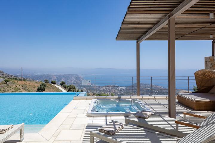 Seclusion Immersed in Sea Views & Spa Comforts gallery image 2