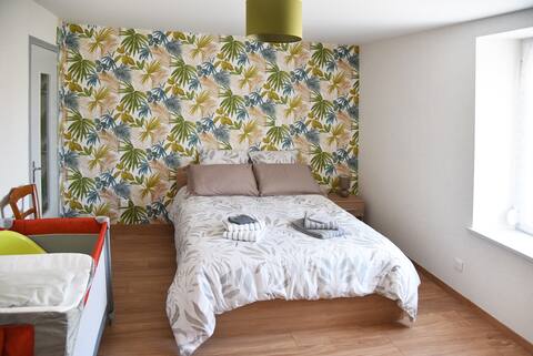 Fougerolles-Saint Valbert:
furnished "chez Kroumir"