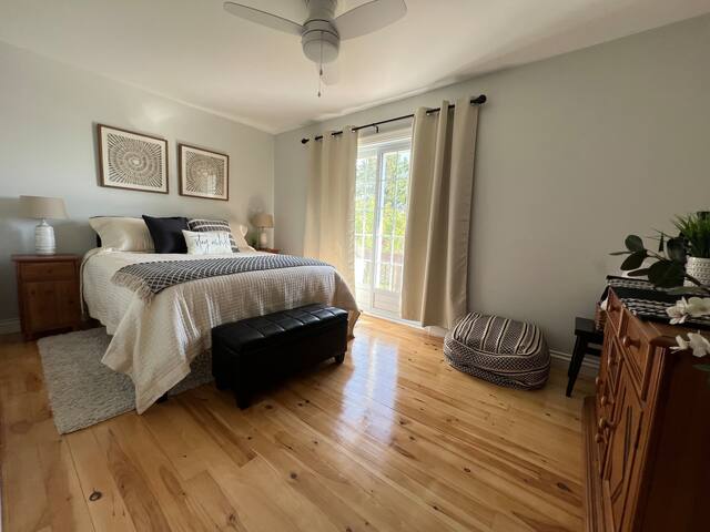 *Once Upon a Tide* Waterfront Escape gallery image 3