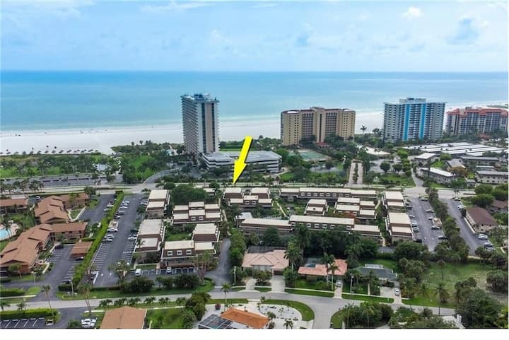2 Bedroom 1.5 Townhouse Minutes To The Beach - Marco Island, FL