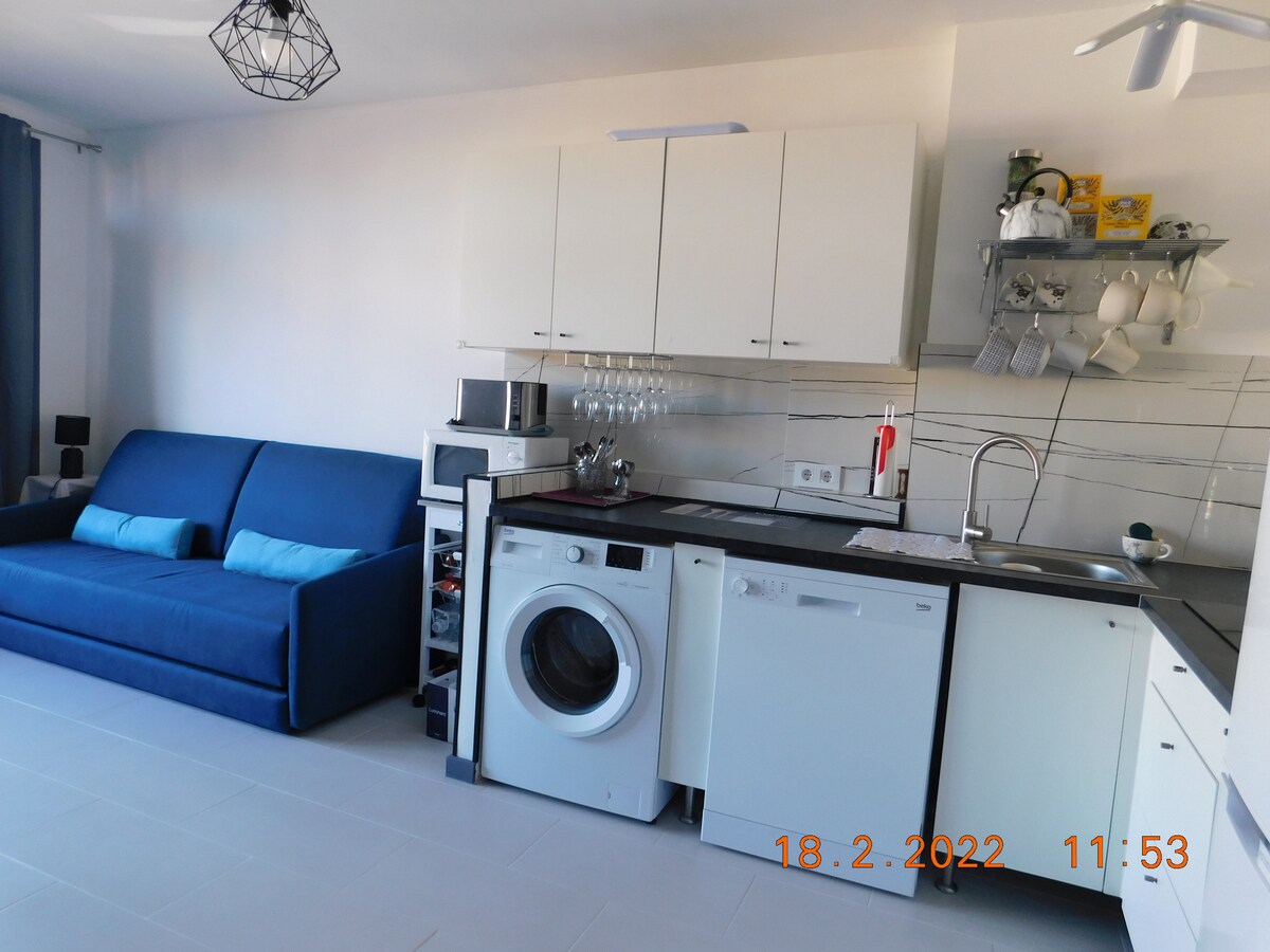 Გასაშლელი დივანი 140x200 2 ადამიანი
დალიანდაგებული საწოლის ბაზა