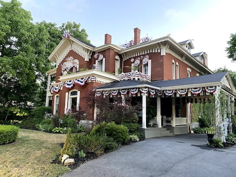 VonRandall Manor
