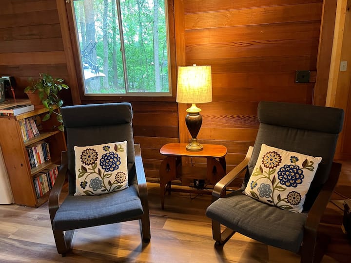 Koselig Cabin: Lakefront Cabin W/ Stone Beach - Vermont