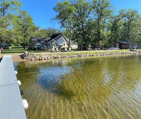 Stunning 4 Bedroom Lake Home close to everything!!