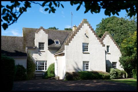 Charming 4-bed Cottage at the foot of Muirfield
