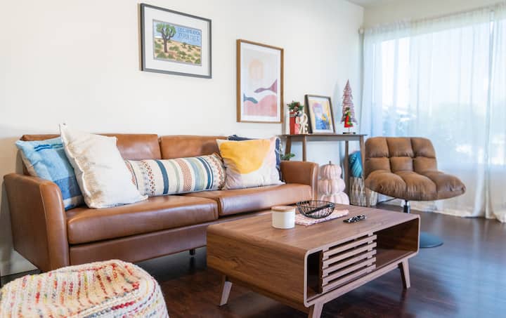 Contemporary Cozy 3b Home In Azusa - Azusa, CA