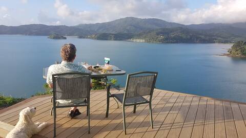 Panoramic Oceanview Hideaway @ Island View Cottage