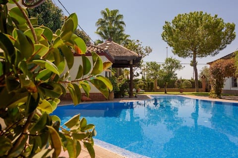 ★Andalusian Villa w/ Pool, Garden & Barbecue★