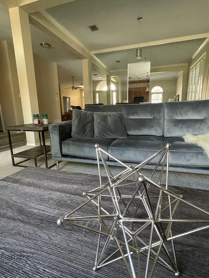 Tranquility Open Concept 1store. Car Charger - Lewisville, TX