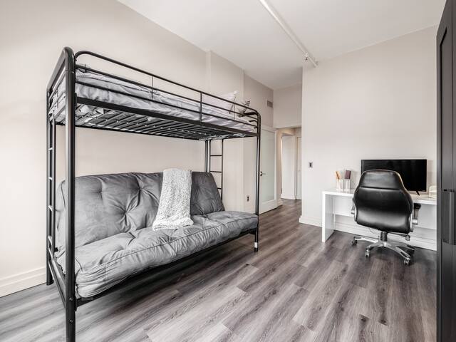 Top North Market Condo- Short North & FREE Parking gallery image 5