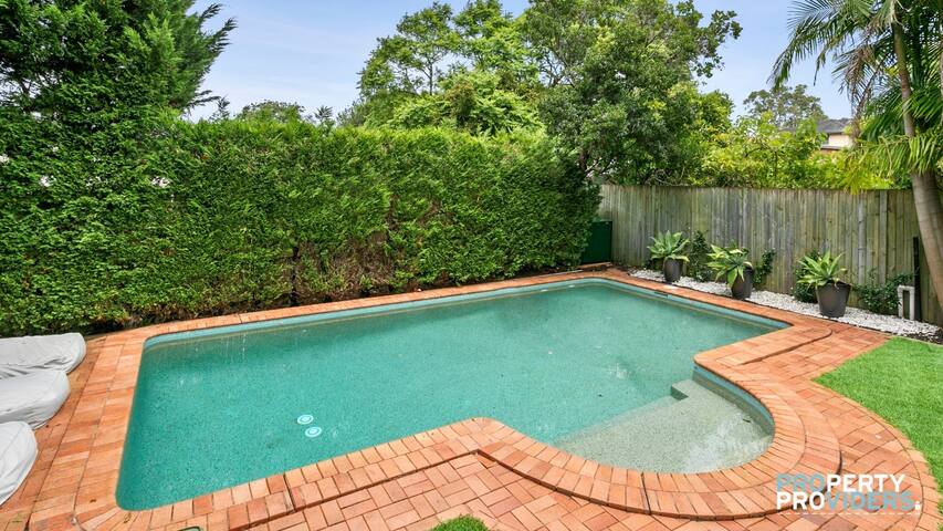 Perfect Family Home with Pool in Upper North Shore gallery image 4