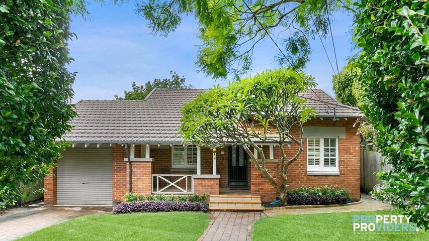 Perfect Family Home with Pool in Upper North Shore gallery image 2