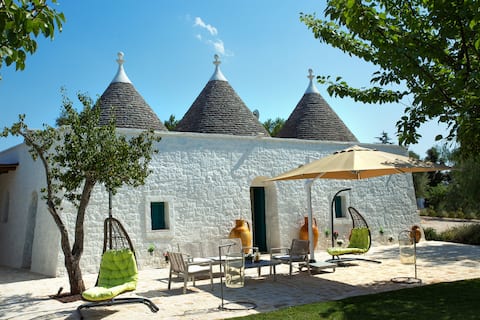 Top Airbnb: Trullo Divina (service fee waived) in Fasano