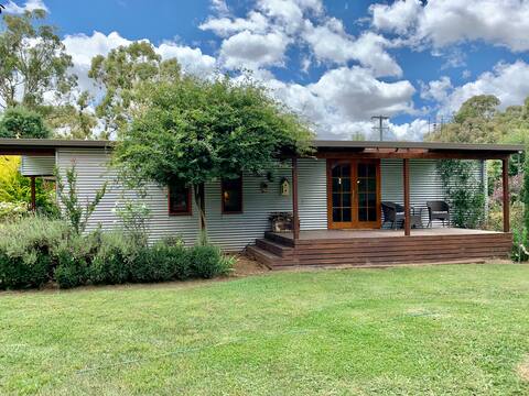 Country Cottage in Secluded Rural Setting
