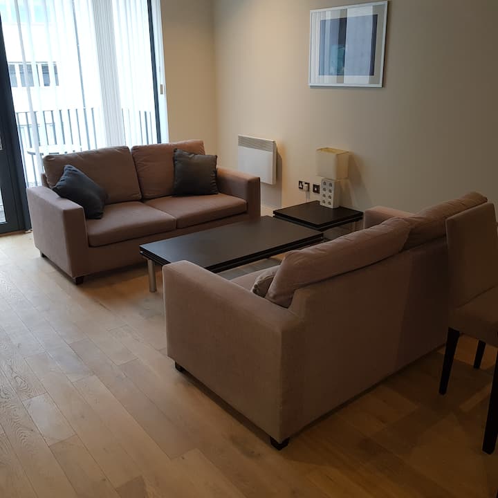 Great 2 Bed Flat: Trendy Bermondsey - London