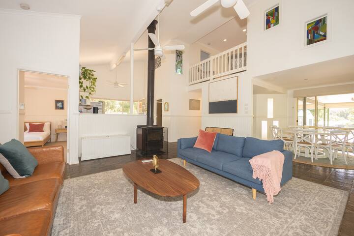 Sunnymead Heated Pool Retreat gallery image 2