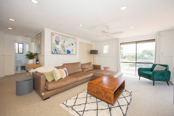 Sunnymead Heated Pool Retreat gallery image 3