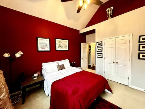 Hot-tub getaway perfect for the whole family!