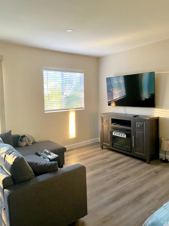 Newly Renovated Studio With Balcony And Kitchen - Diamond Bar, CA