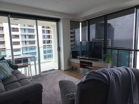 Popular Airbnb listing: Artique Resort Oceanview Apartment, Gold Coast in Surfers Paradise