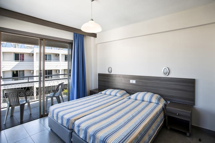 Tourist Info World Napa Square Apartments