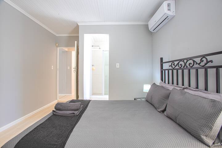 Gordons Bay Seaside Serenity gallery image 4