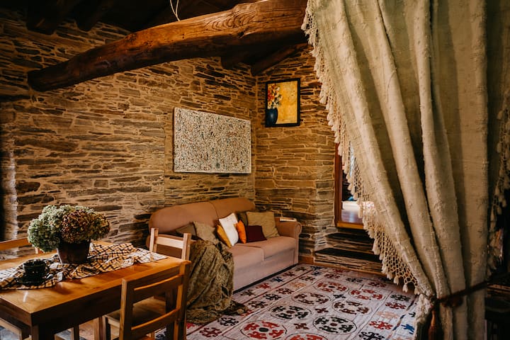 Casa Para 4 Personas, En Samos, Camino De Santiago - Samos