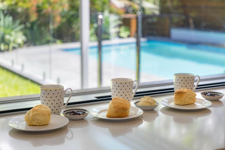 Laze @ Lighthouse – family home with pool gallery image 2