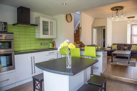 Cheerful 3 bedroom Cottage