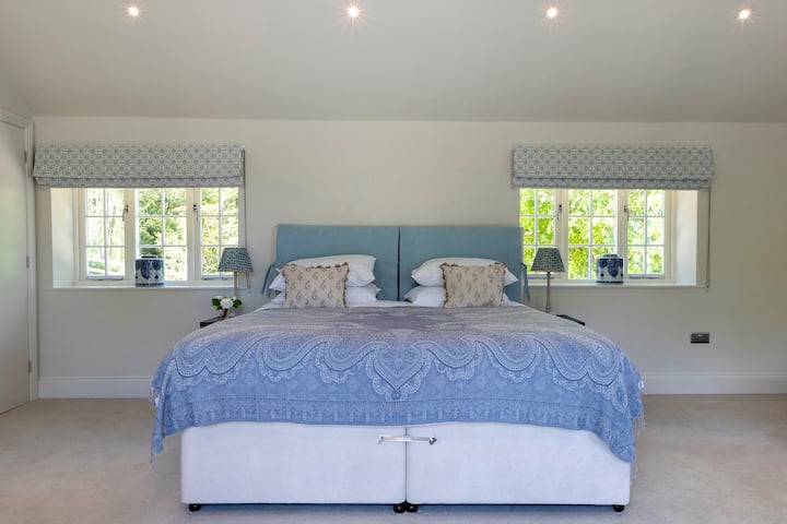 Dormitorio 10: la cama matrimonial se puede convertir en 2 individuales o matrimonial y también hay otras 2 camas individuales