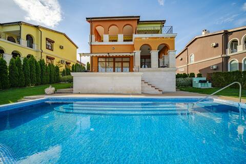 Comfort Villa Marina 1 0 - 4 bedroom villa