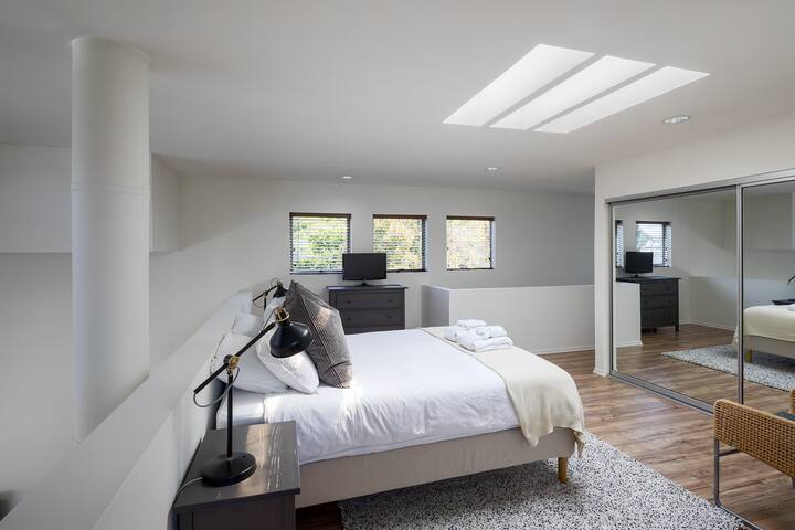 Designer House 5min to the beach gallery image 4