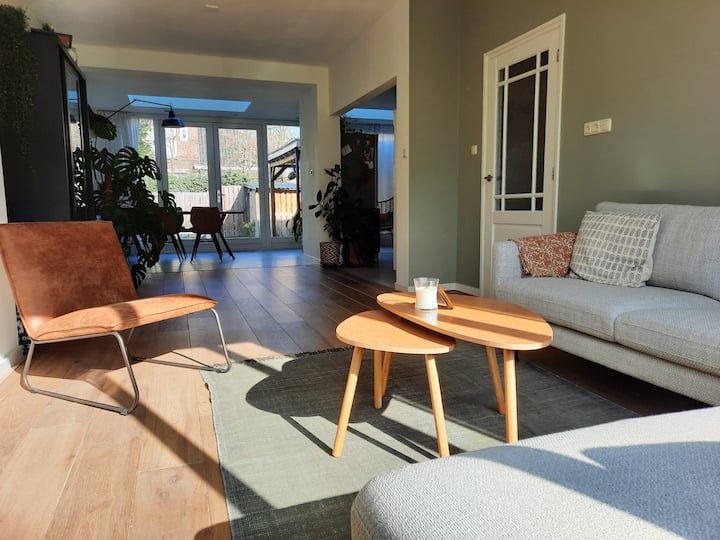 Beautiful house close to city centre /main station Townhouses for