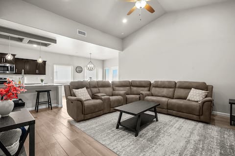 Casa Ventura-Large Family Friendly-OpenFloorLayout