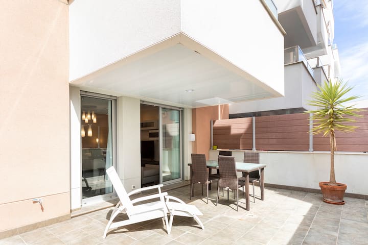 Entire home with 1 bedrooms in Lloret De Mar - Apartment + parking - 5 min from the beach