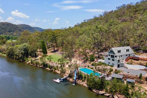 Macdonald Lodge - A Luxury Riverfront Retreat