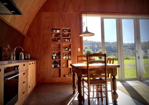 Rustic Barn Retreat, near The Pinnacles