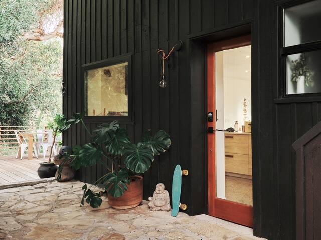 Incredible views, pool and hot tub gallery image 3