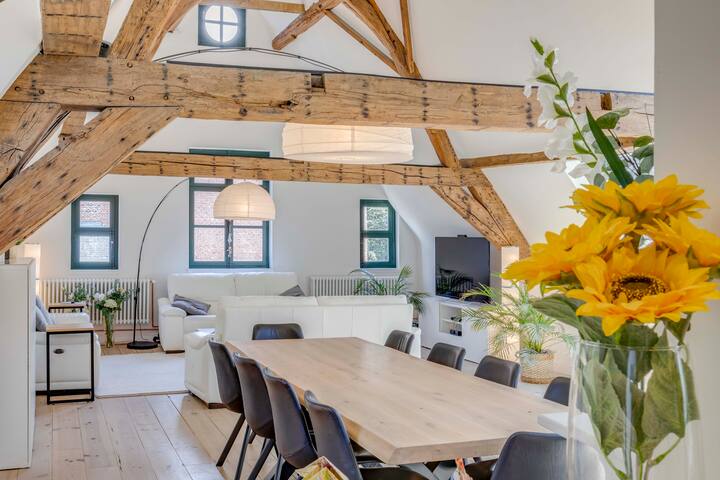 3-Bedroom Penthouse in a UNESCO Heritage Beguinage gallery image 2