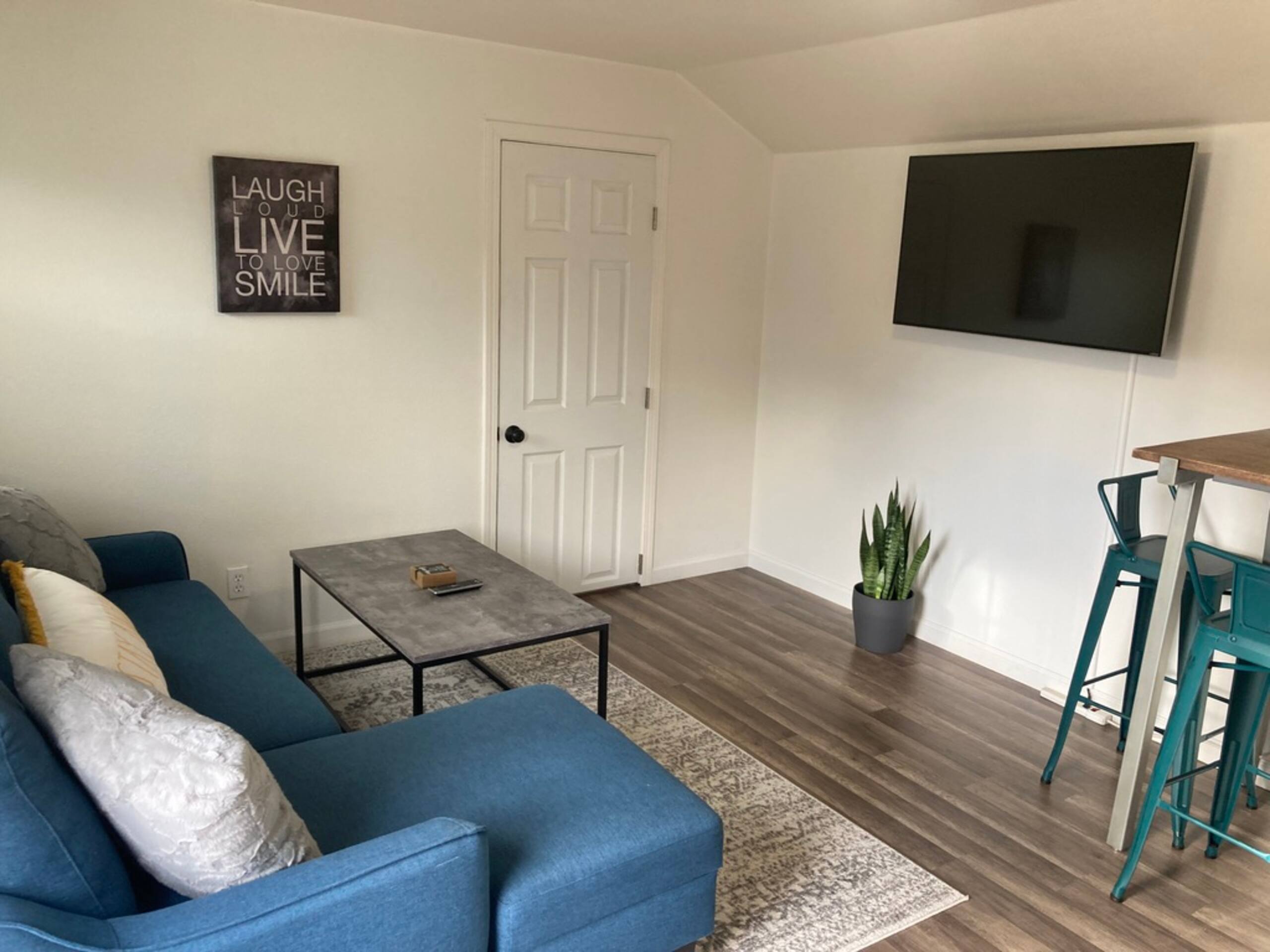 Guesthouse in East Palo Alto · ★4.61 · 1 bedroom · 1 bed · 1 bath - Image 3