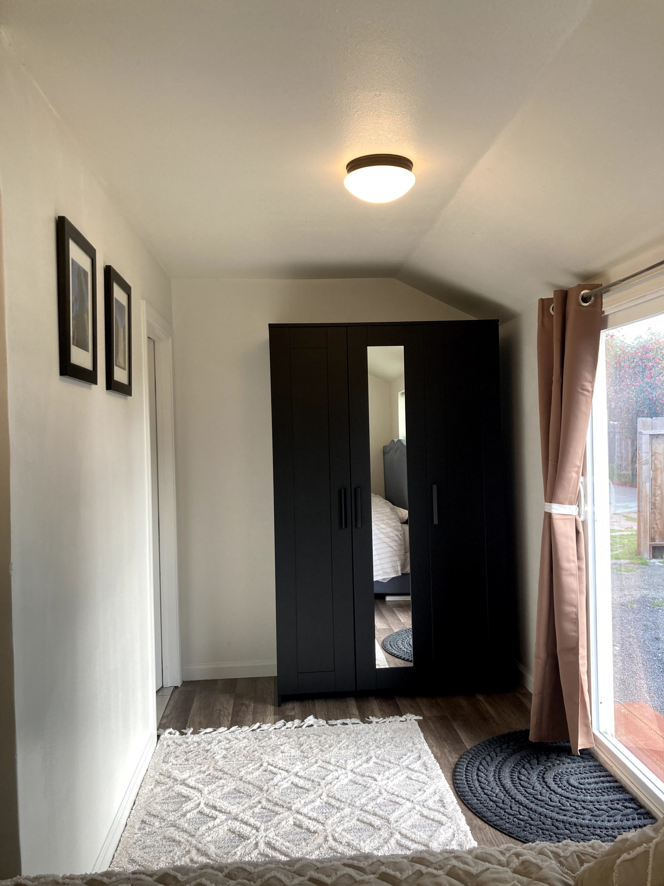 Guesthouse in East Palo Alto · ★4.61 · 1 bedroom · 1 bed · 1 bath - Image 9