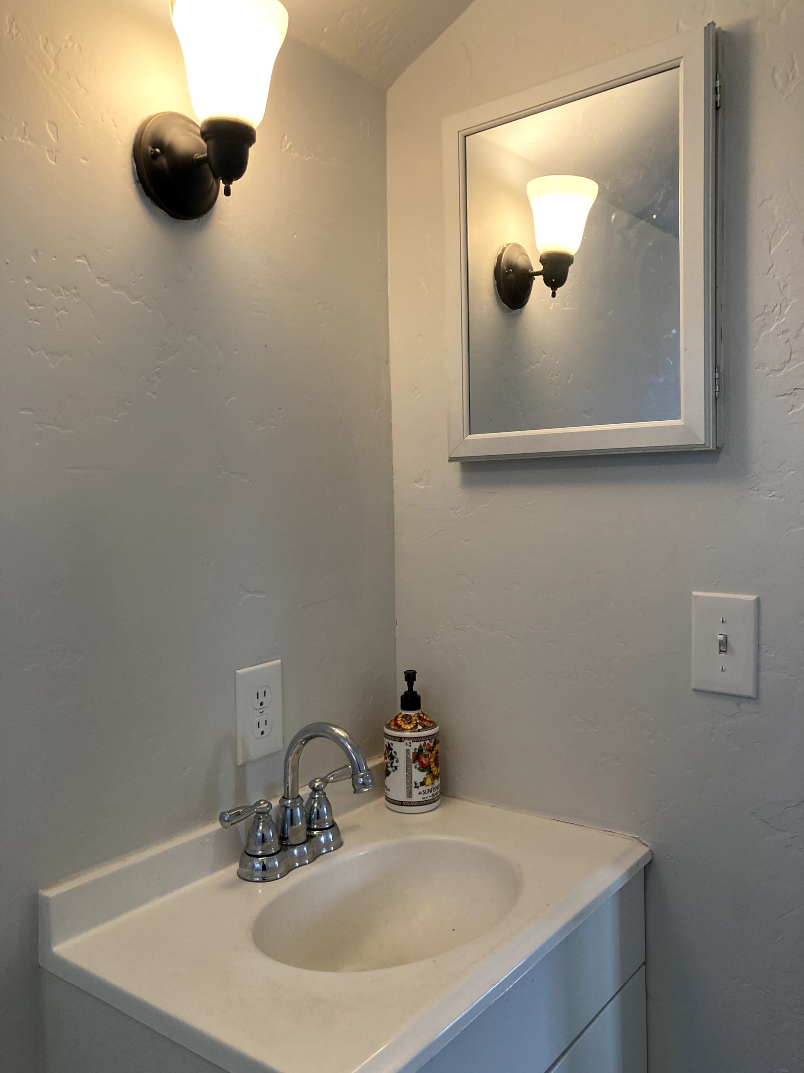 Guesthouse in East Palo Alto · ★4.61 · 1 bedroom · 1 bed · 1 bath - Image 13