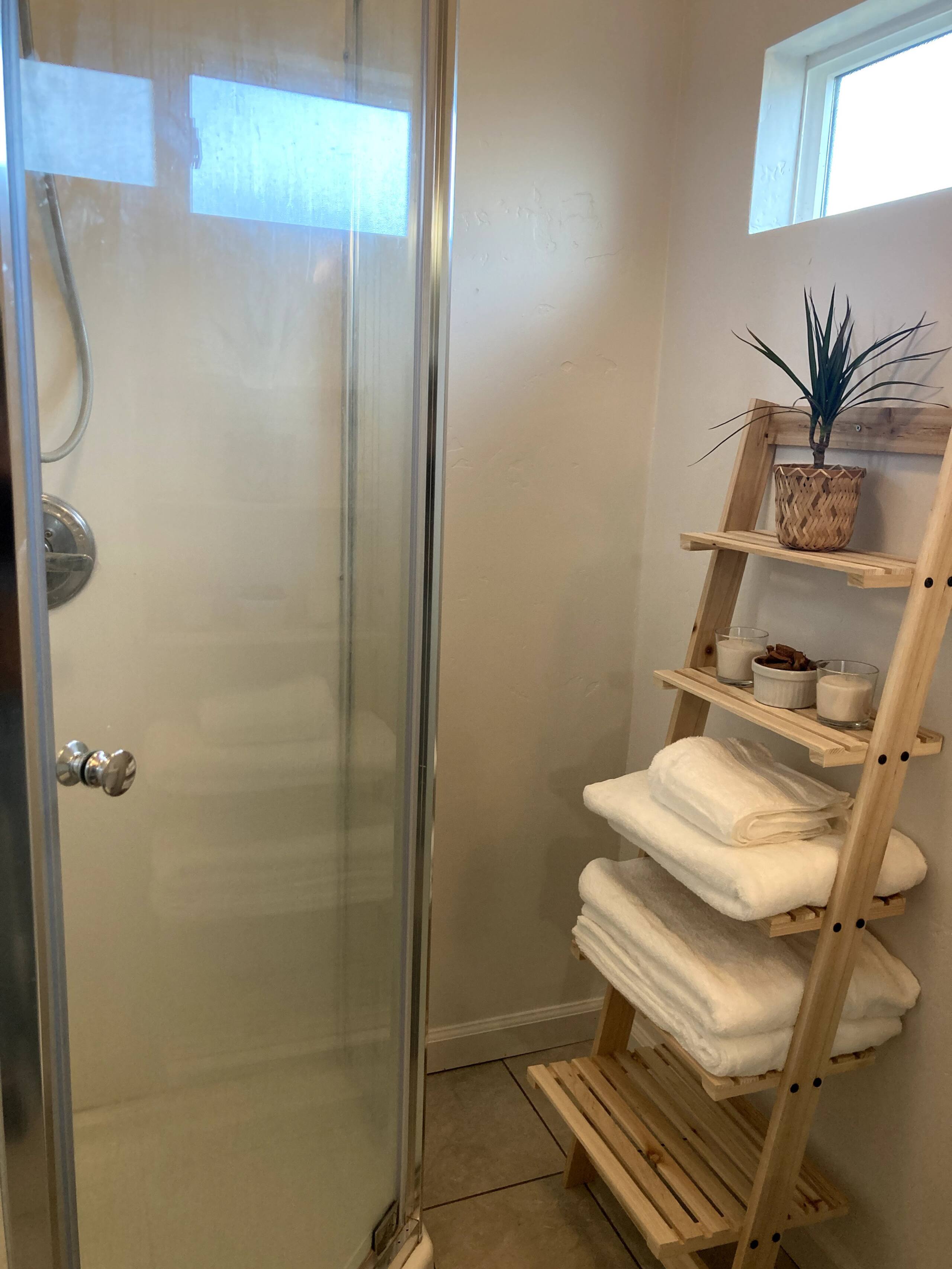 Guesthouse in East Palo Alto · ★4.61 · 1 bedroom · 1 bed · 1 bath - Image 12