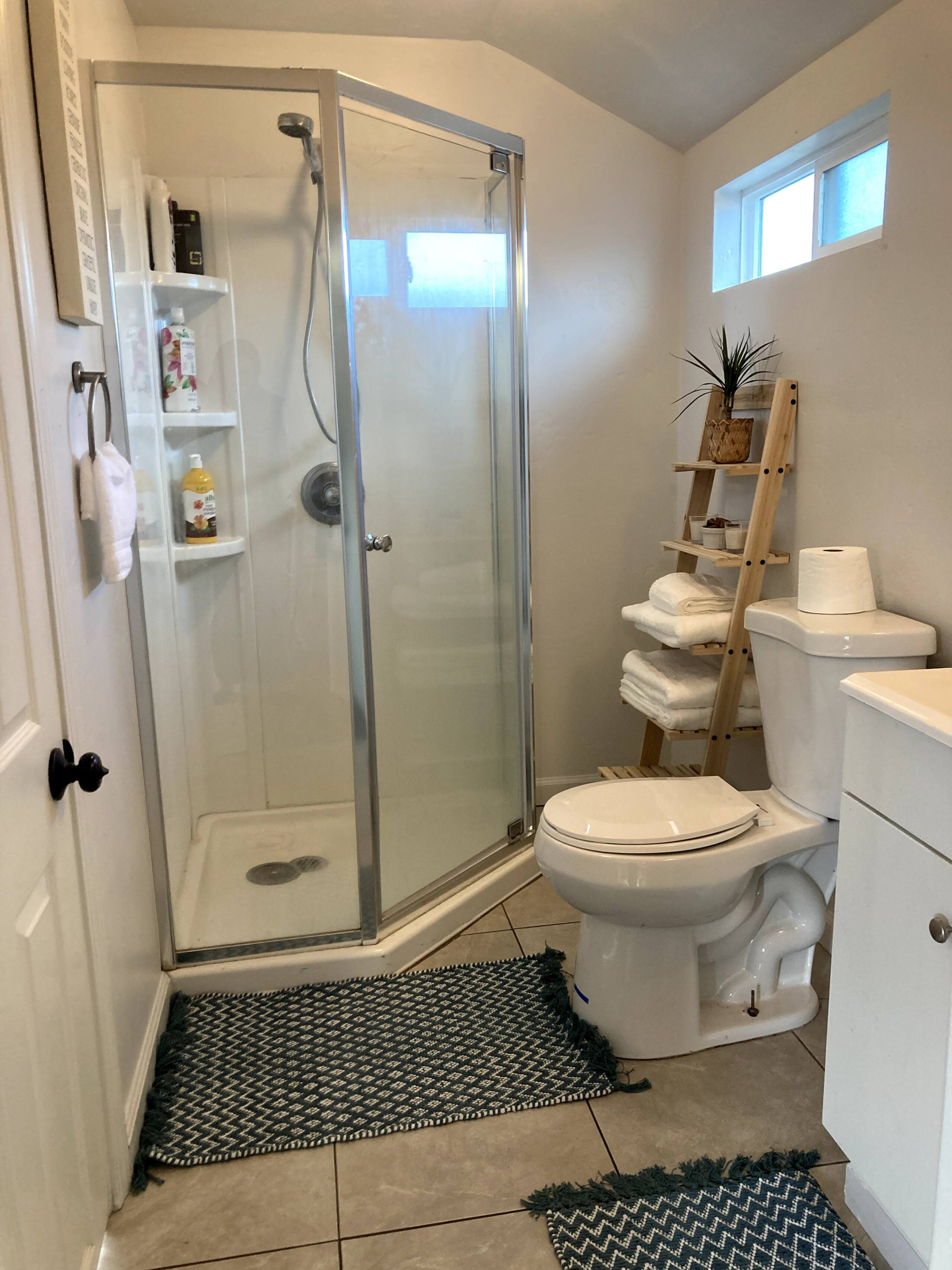 Guesthouse in East Palo Alto · ★4.61 · 1 bedroom · 1 bed · 1 bath - Image 11