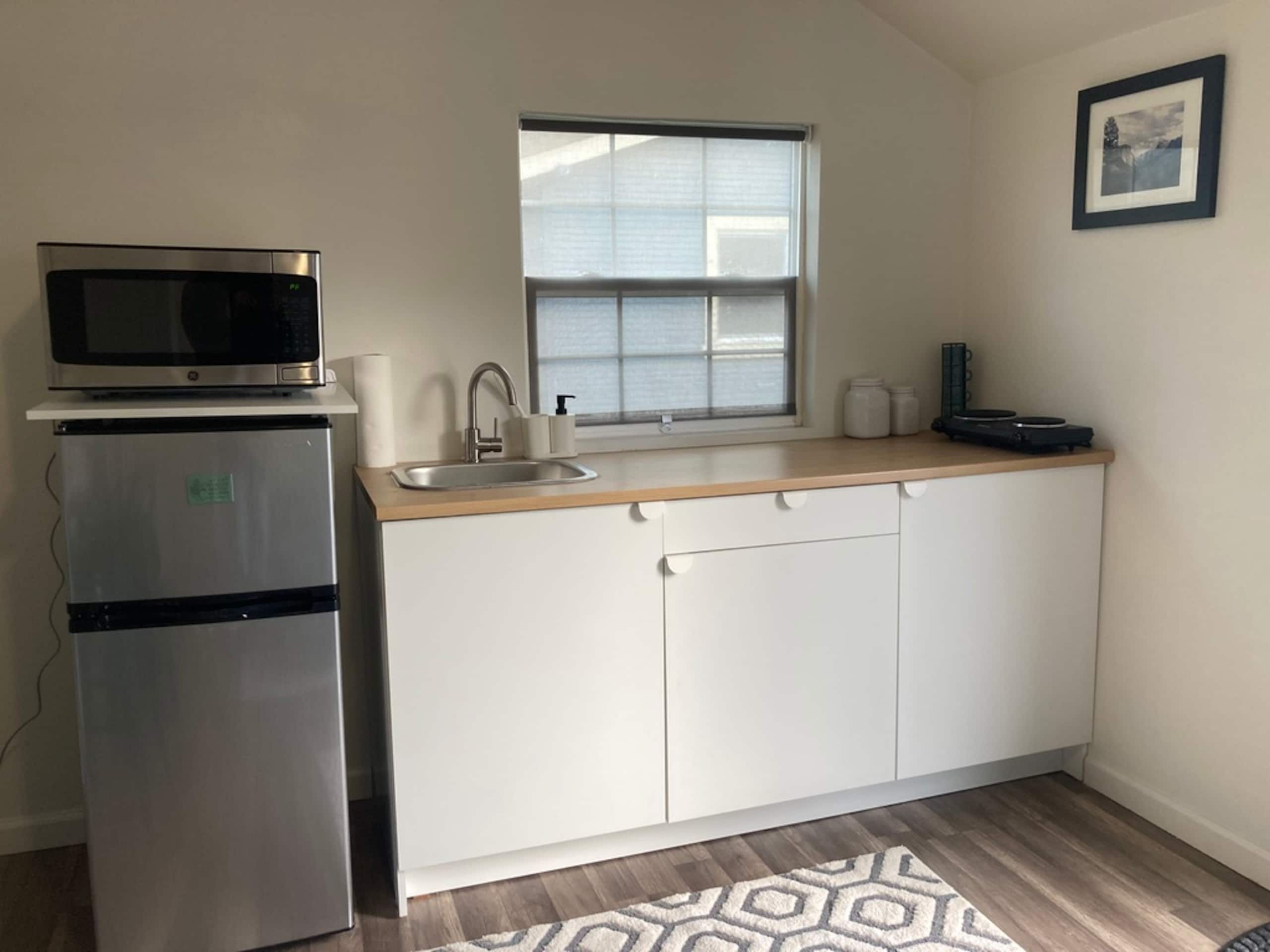 Guesthouse in East Palo Alto · ★4.61 · 1 bedroom · 1 bed · 1 bath - Image 4