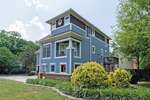 Top performing Airbnb: 7BR/6.5BA Largest space in uptown (3 units.) in Third Ward