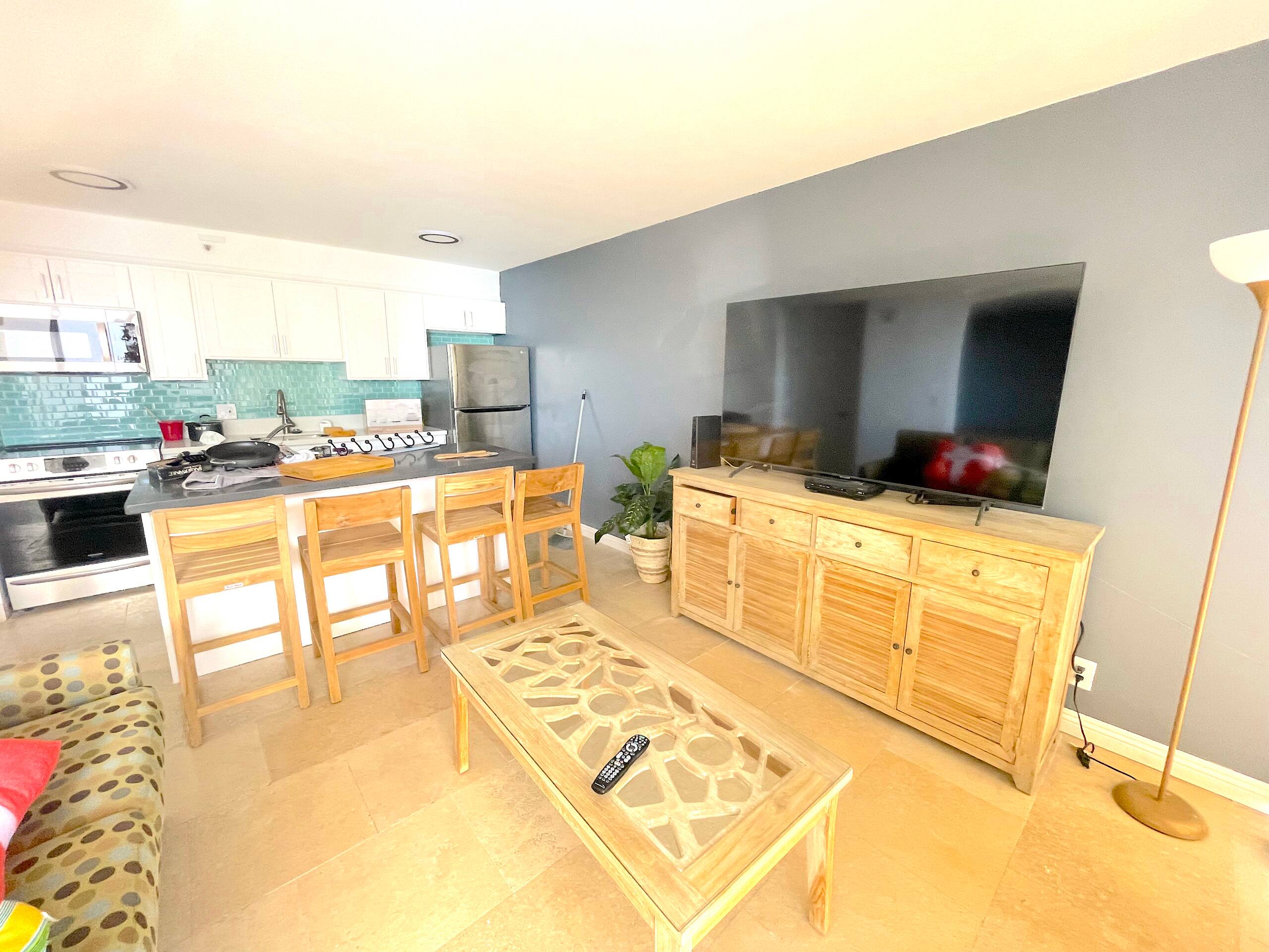 Condo in Honolulu · ★4.62 · 1 bedroom · 3 beds · 1 private bath - Image 3